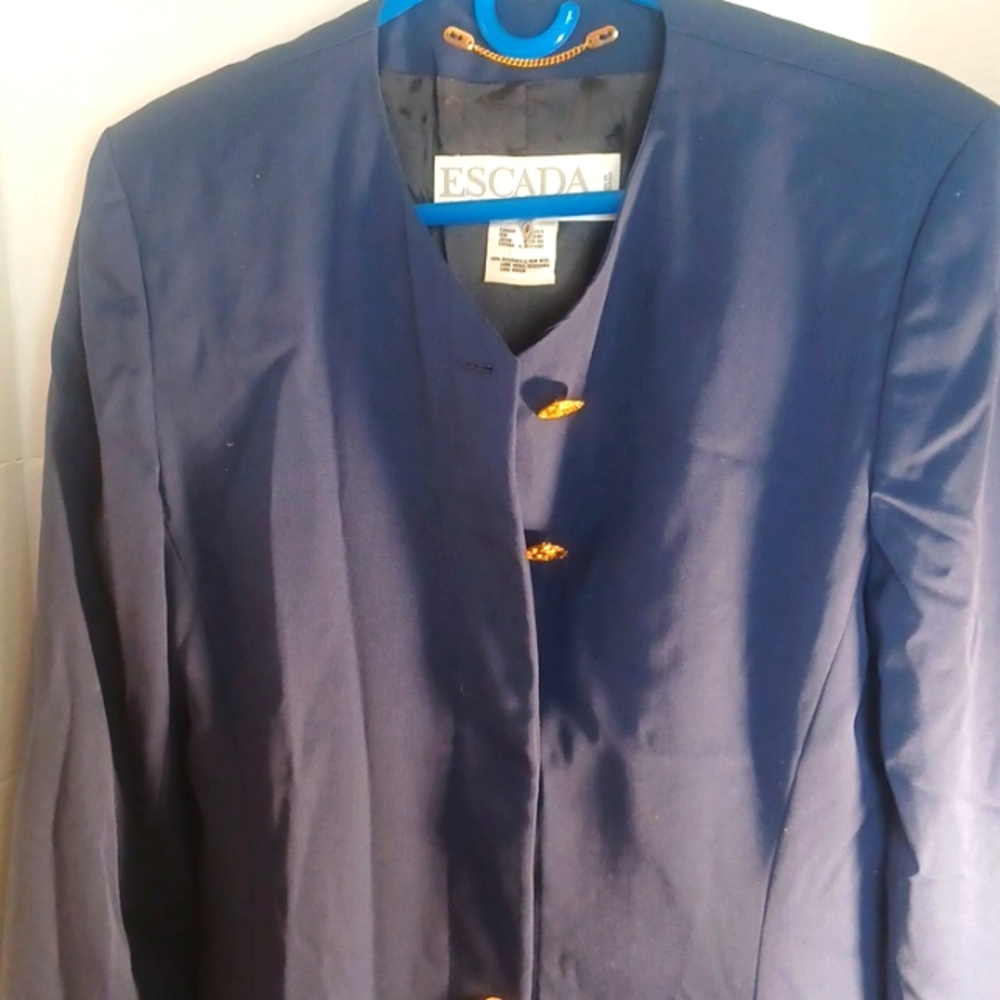 ESCADA BLAZER